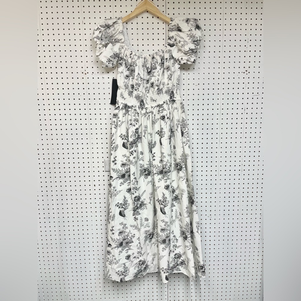 Hyacinth House Helena B&W Smocked Floral Midi Dress - Picture 5 of 5